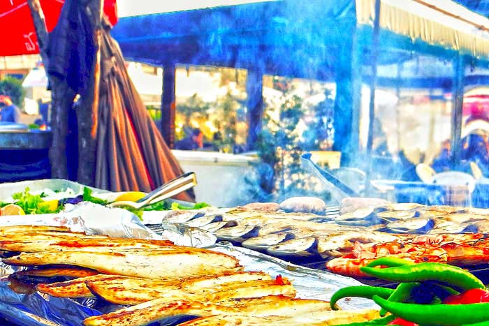 customized tour istanbul balik ekmek fish frying