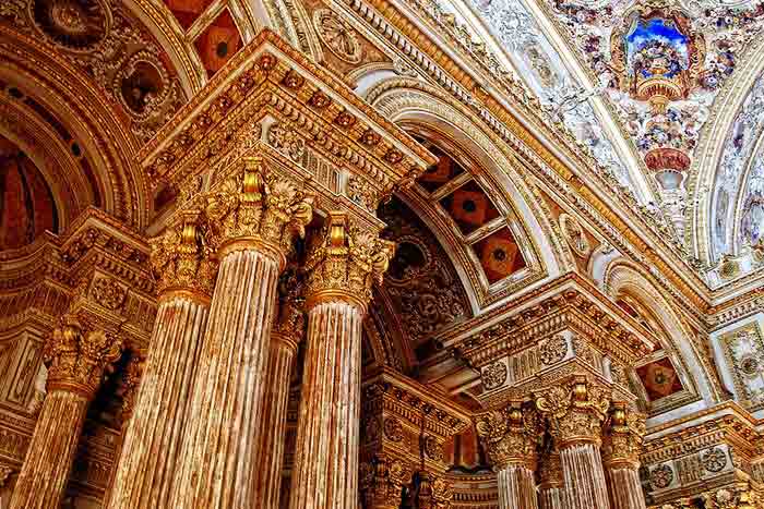 guided istanbul tours dolmabahce palace ballroom details