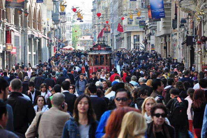 How many people live in Istanbul? istanbul daily tour