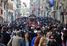 How many people live in Istanbul? istanbul daily tour