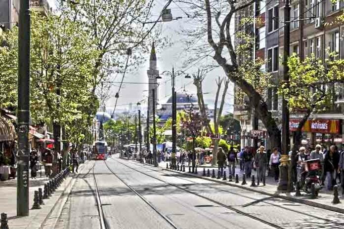 walking tours istanbul divan road