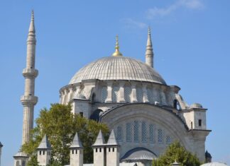 Istanbul Historical Tours – Walk Through the Story of Two Empires
