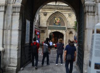 Istanbul Grand Bazaar Guide to History and Local Finds
